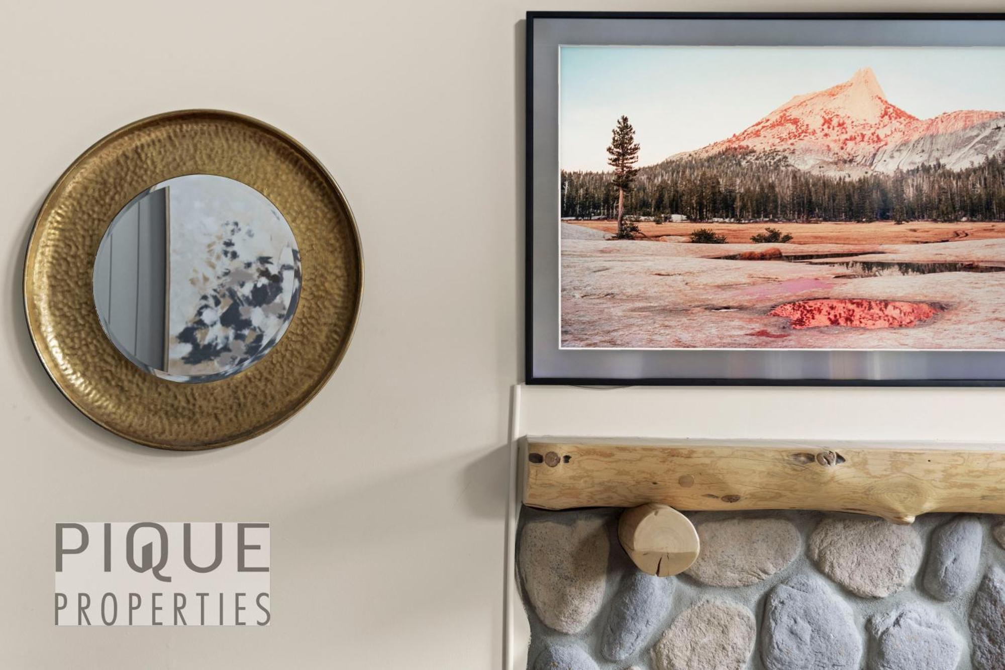 Mountain Loft Retreat, Heated Pool & Hot Tub, Ug Parking, Balcony, Wifi! Lejlighed Canmore Eksteriør billede